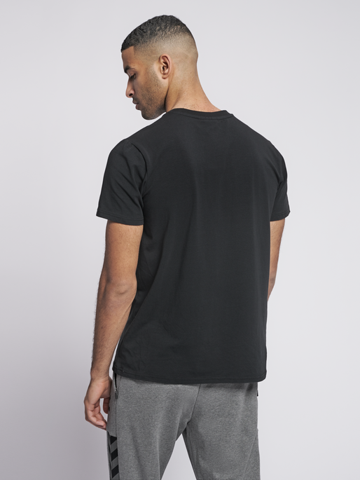 hmlSIGGE T-SHIRT S/S, 2001, model