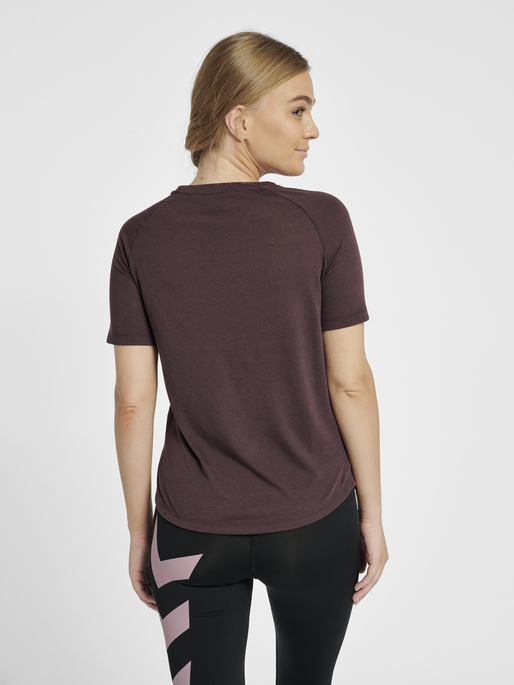 hmlVANJA T-SHIRT S/S, 8016, model