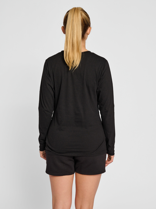 hmlRED BASIC T-SHIRT L/S WOMAN, BLACK, model