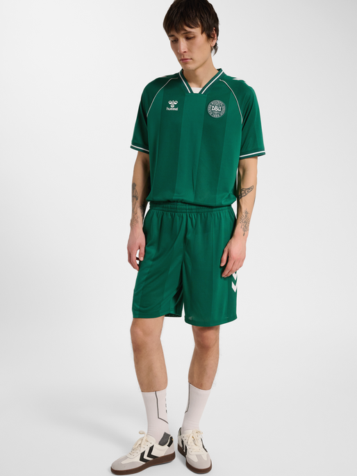 DBU 26 GK SHORTS, EVERGREEN, model