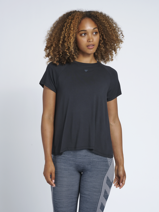 hmlFIONA T-SHIRT, 2001, model