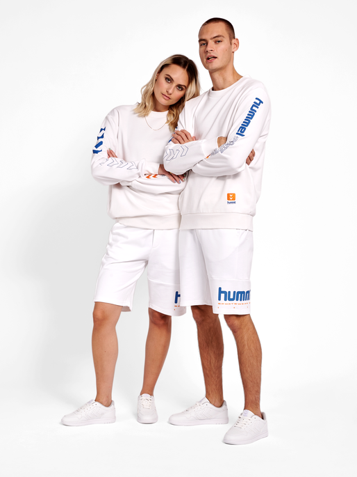 hmlLGC BIRK SWEATSHIRT, WHITE, model