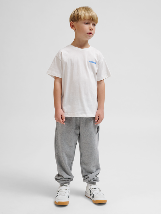 hmlCASPER T-SHIRT S/S, MARSHMALLOW, model