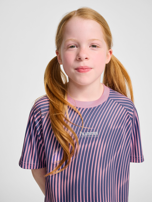 hmlJR GOAL AOP T-SHIRT S/S, PINK-A-BOO, model