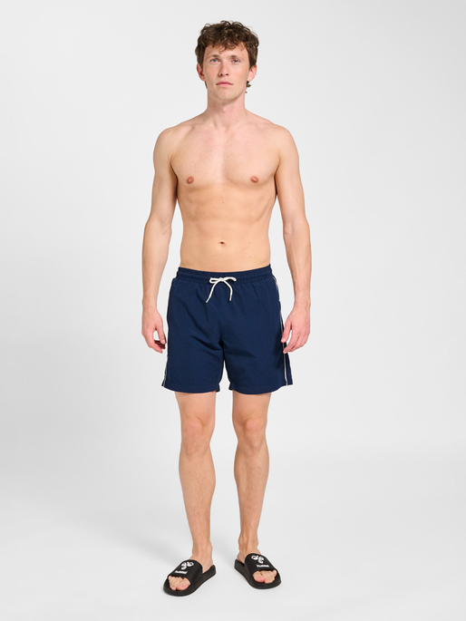 hmlPULSE BOARD SHORTS, DRESS BLUES, model