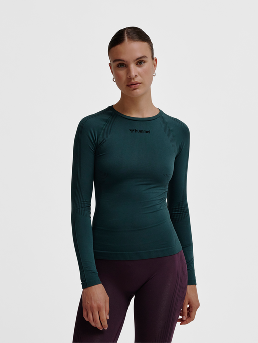 hmlMT SHAPING SEAMLESS T-SHIRT L/S, GREEN GABLES, model