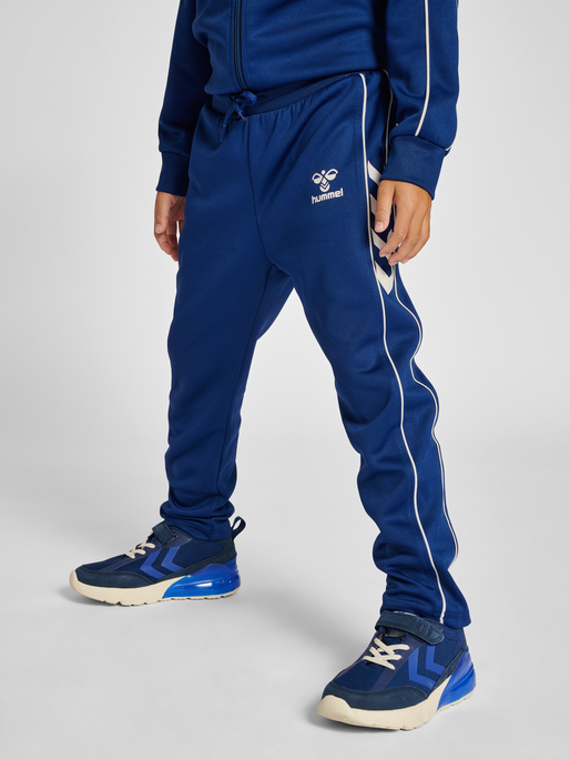 hmlTRACK TRACKSUIT, NAVY PEONY, model