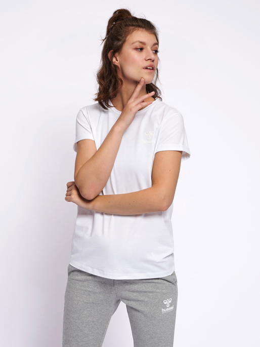 HMLISOBELLA T-SHIRT S/S, 9001, model