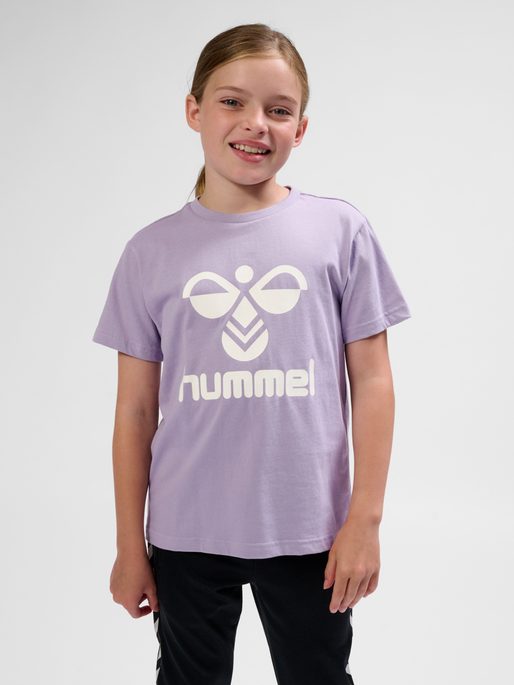 hmlTRES T-SHIRT S/S, LAVENDER GRAY, model