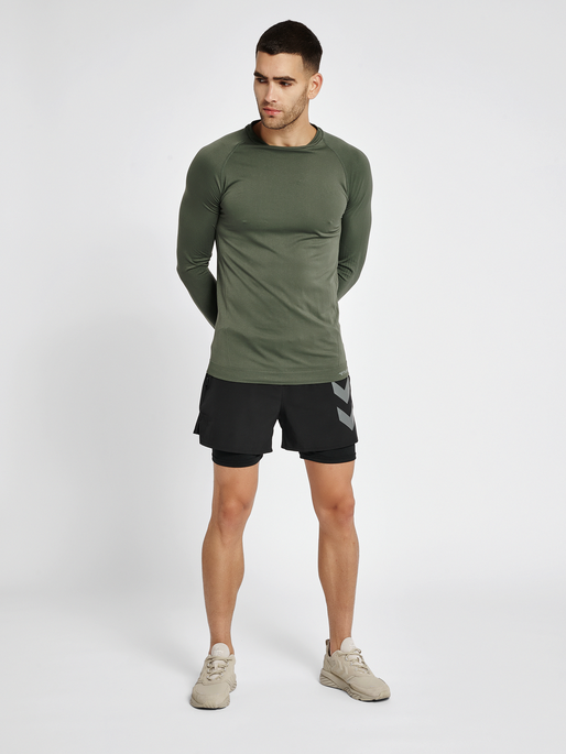 hmlSTROKE SEAMLESS T-SHIRT L/S, THYME, model