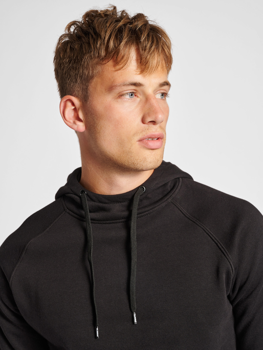 hmlRED CLASSIC HOODIE, BLACK, model
