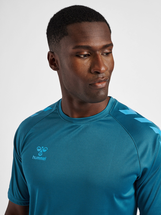 hmlCORE XK CORE POLY T-SHIRT S/S, BLUE CORAL, model