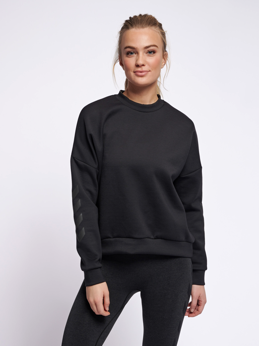hmlESSI SWEATSHIRT, BLACK, model