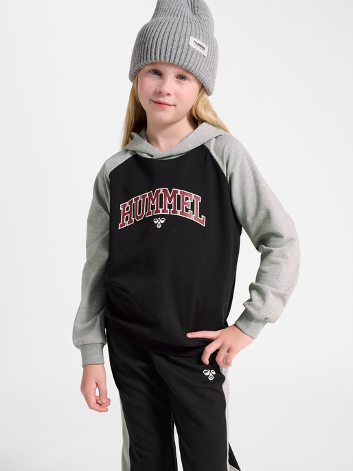 hmlESSEN HOODIE, BLACK, model