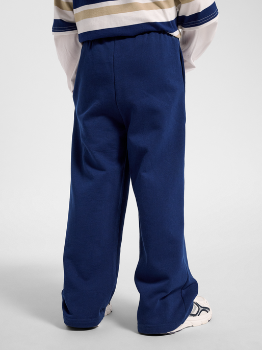 hmlJR JUMP BOXY SWEATPANTS, MEDIEVAL BLUE, model