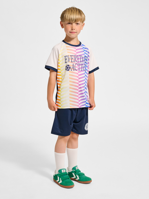 hmlSHIMMER T-SHIRT S/S, DRESS BLUES/WHITE, model