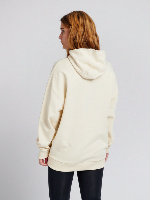 hmlURBAN HOODIE, 9022, model