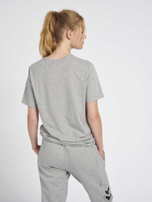 hmlLGC GRAHAM T-SHIRT, GREY MELANGE, model