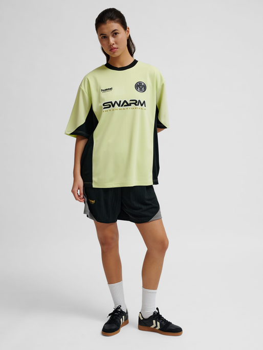 hmlLOOSE FB JERSEY S/S TOPSCORER, SHADOW LIME, model