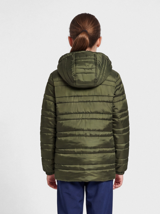 hmlBILBO TEX JACKET, OLIVE NIGHT, model