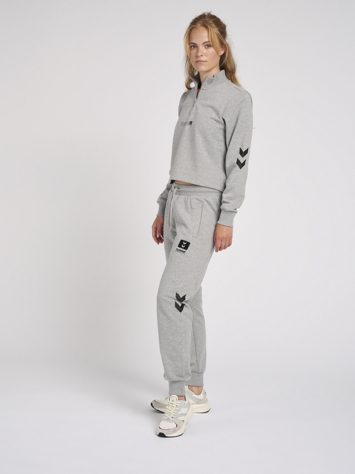 hmlLGC NIKKA CROPPED HALFZIP, GREY MELANGE, model