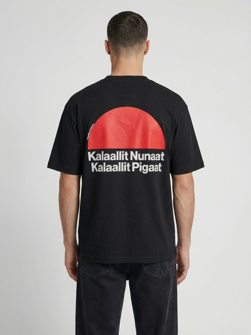 hmlGREENLAND T-SHIRT S/S, BLACK, model