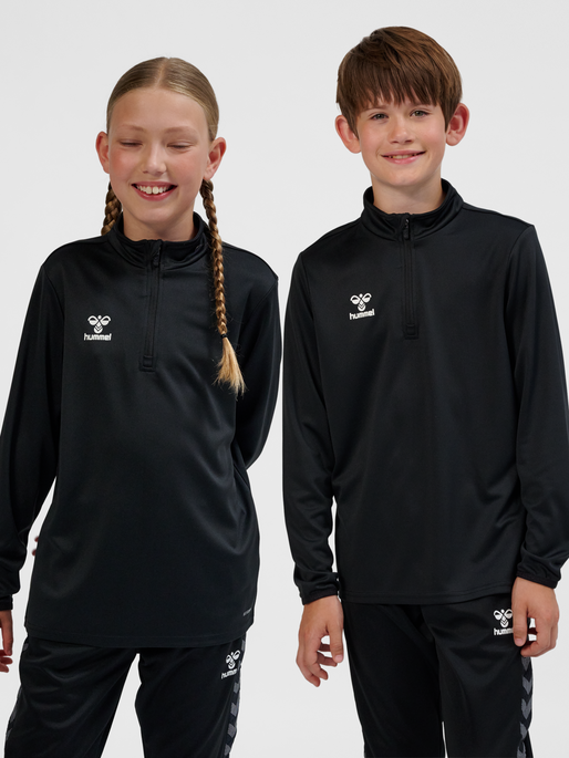 hmlESSENTIAL HALF-ZIP KIDS, BLACK, model