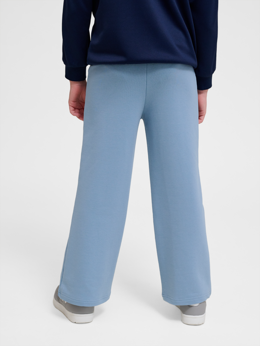 hmlHIXI PANTS, FADED DENIM, model