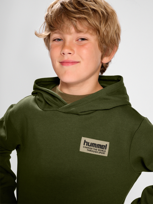 hmlDARE HOODIE, 6453, model
