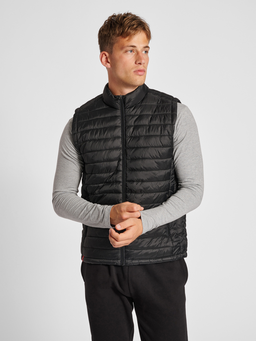 hmlRED QUILTED WAISTCOAT, BLACK, model