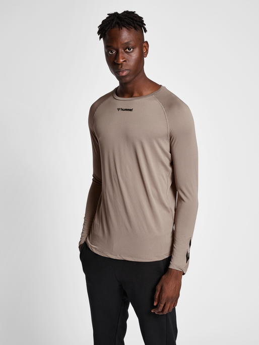 hmlMT BOW T-SHIRT L/S, DRIFTWOOD, model