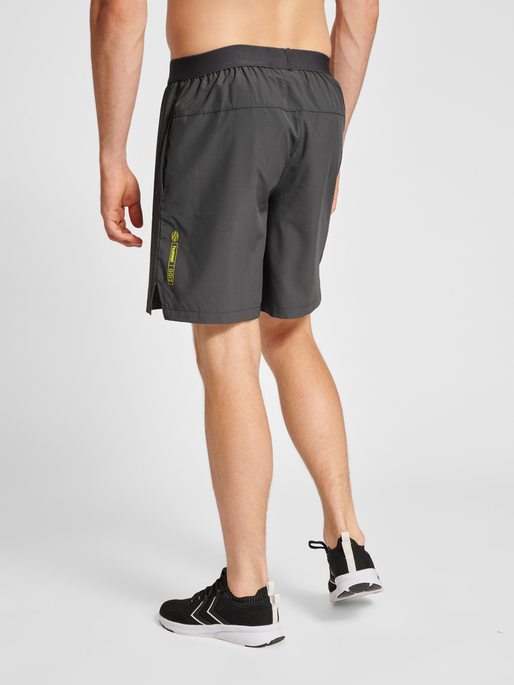 hmlGG12 TRAINING SHORTS, 2162, model