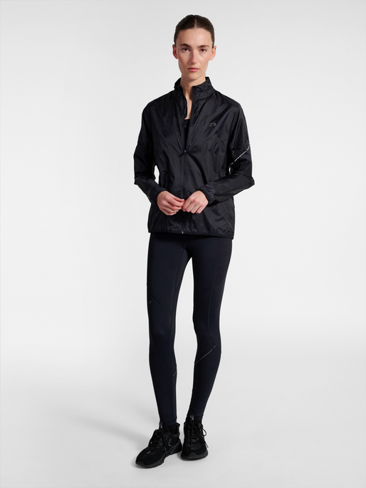 nwlPACKABLE TRAIL W JACKET, BLACK, model