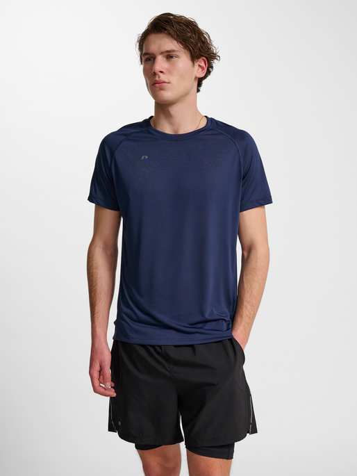 nwlBEAT T-SHIRT, BLACK IRIS, model