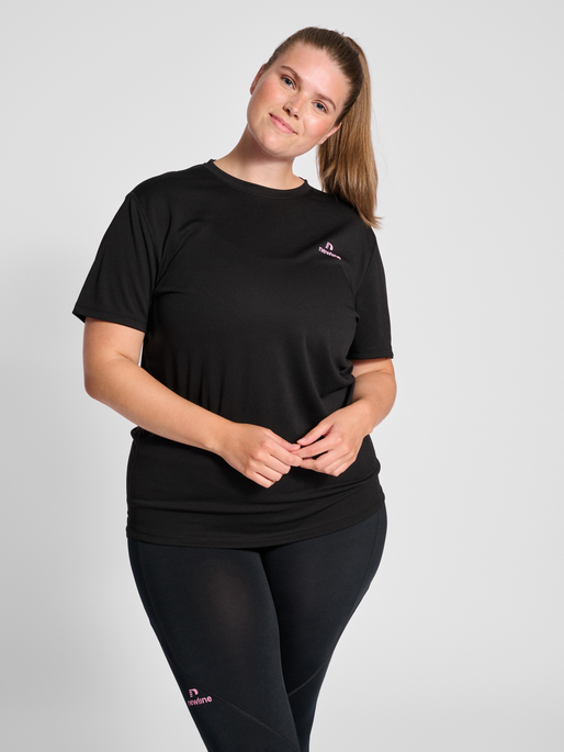 nwlSB S/S RUNNING TEE, BLACK, model