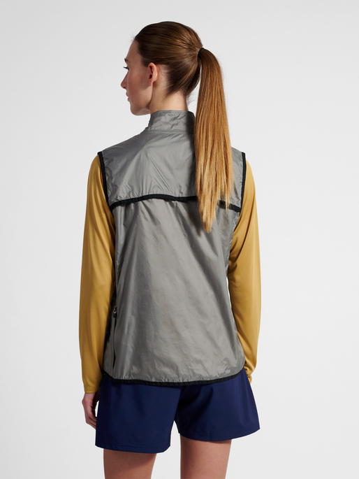 nwlPACKABLE TRAIL W VEST, TITANIUM, model
