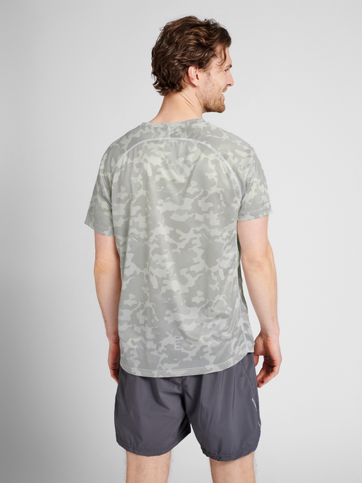 MEN RUNNING T-SHIRT S/S, 1118, model