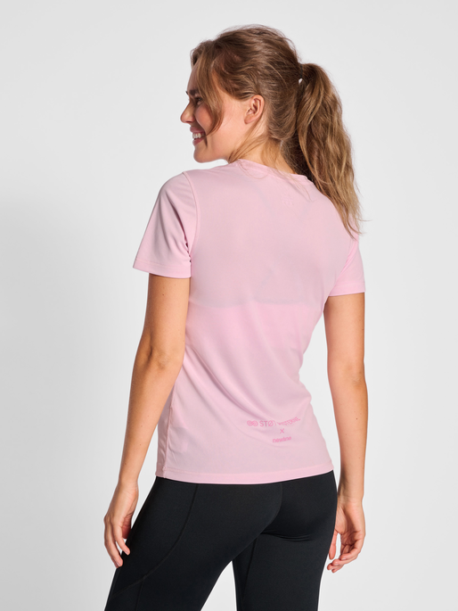 nwlSB S/S RUNNING T-SHIRT WO, PINK LADY, model