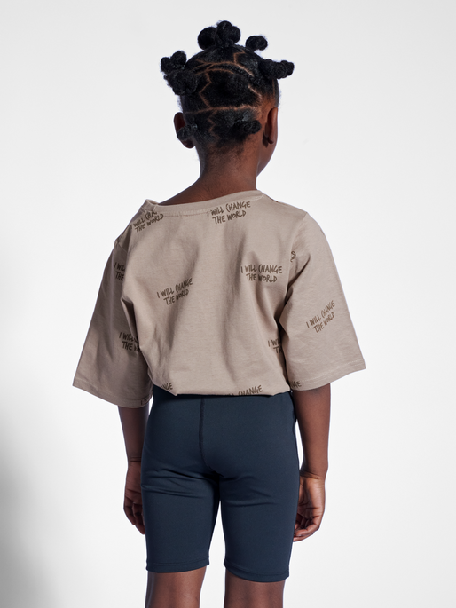 stsMILOS T-SHIRT S/S, SEPIA TINT, model