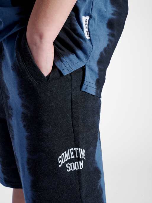 stsRIVER SHORTS, TRUE BLUE/BLACK, model