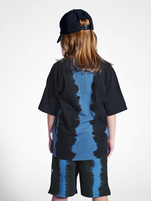 stsRIVER T-SHIRT S/S, TRUE BLUE/BLACK, model