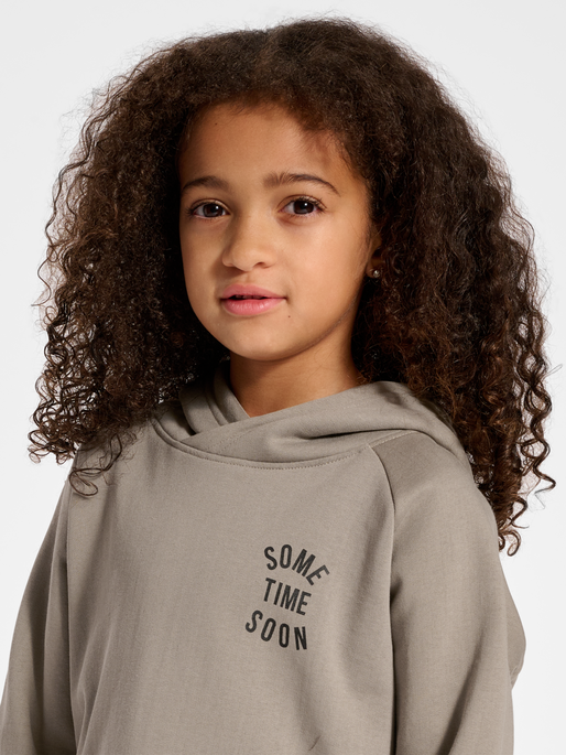 stsMONTEREY HOODIE, ROASTED CASHEW, model