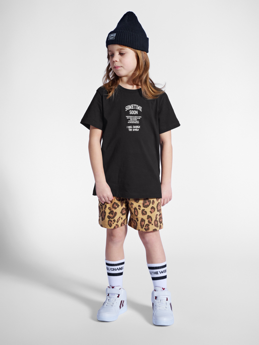 stmDIMAS T-SHIRT S/S, BLACK, model