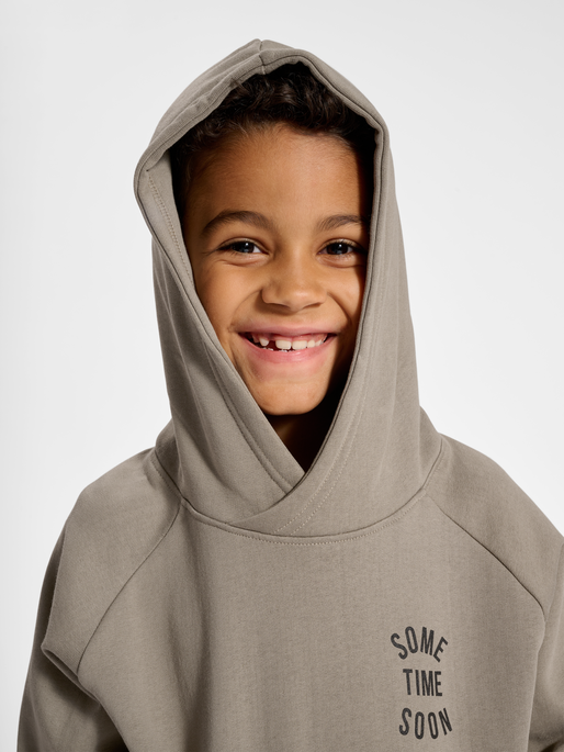 stsMONTEREY HOODIE, ROASTED CASHEW, model