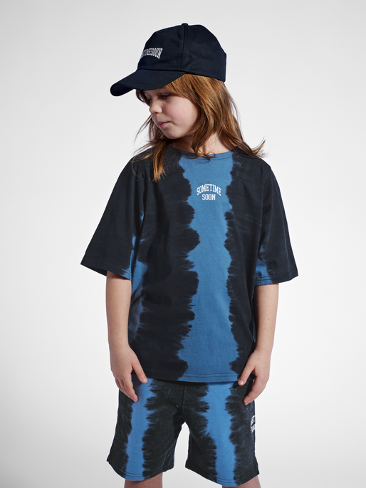 stsRIVER T-SHIRT S/S, TRUE BLUE/BLACK, model